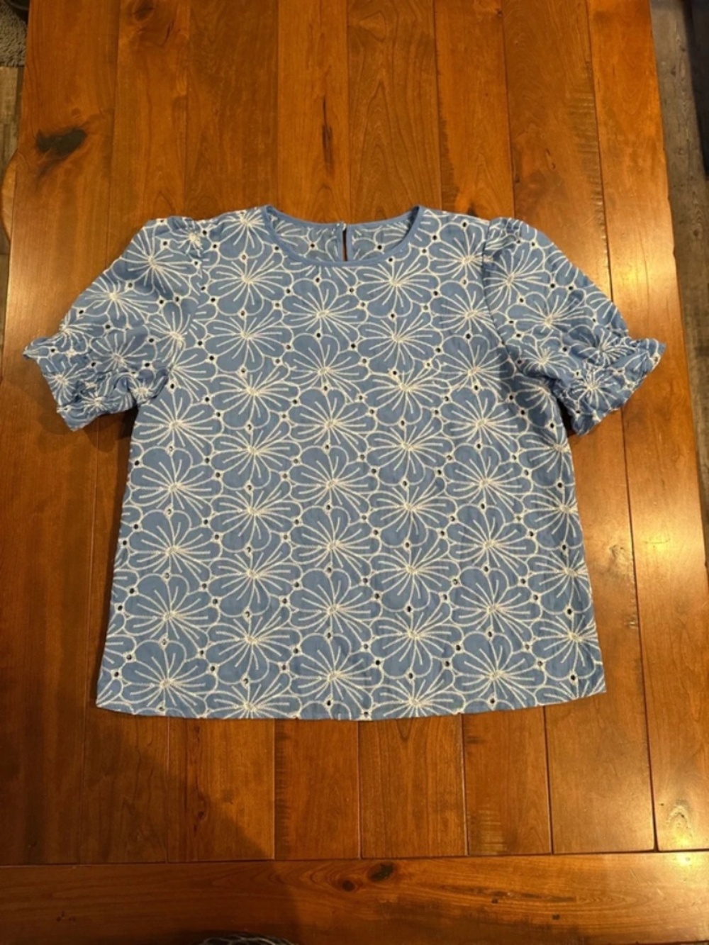 Charming Charlie Women’s XL Eyelet Floral Blouse